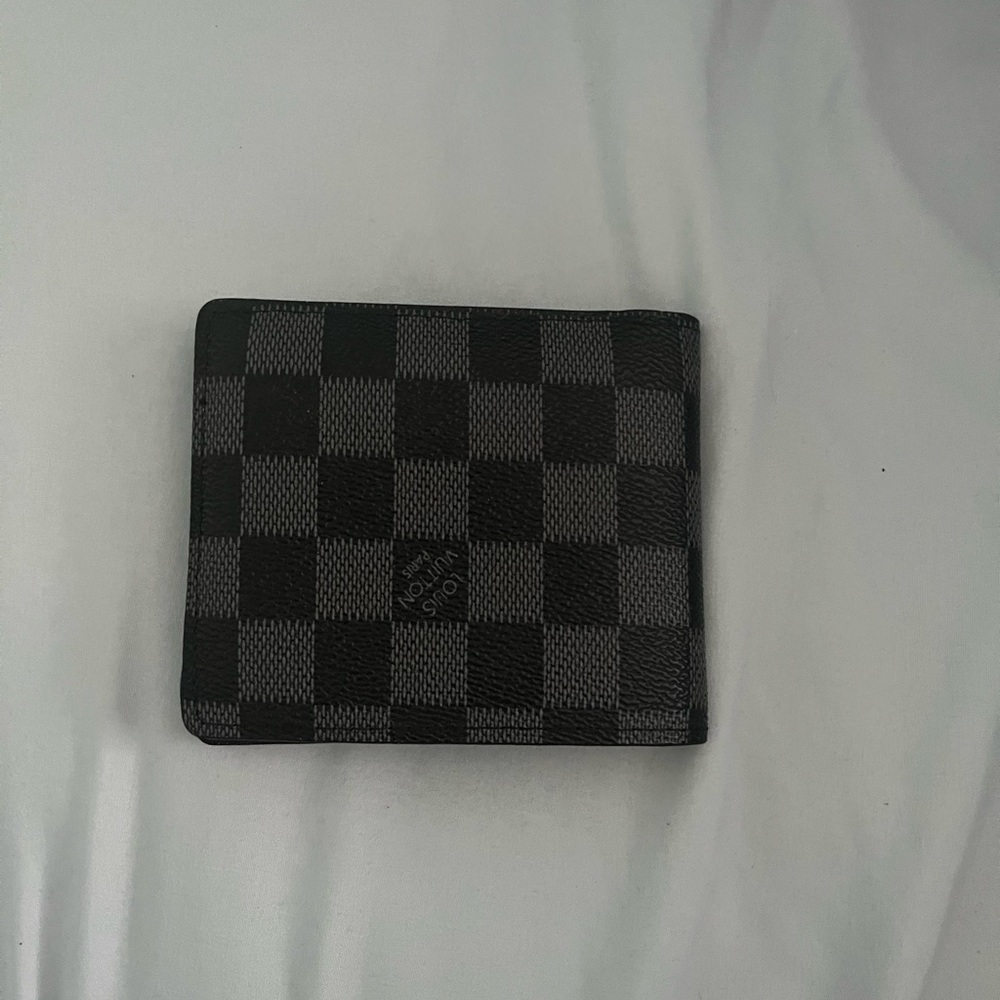 Men’s grey pattern Louis Vuitton wallet